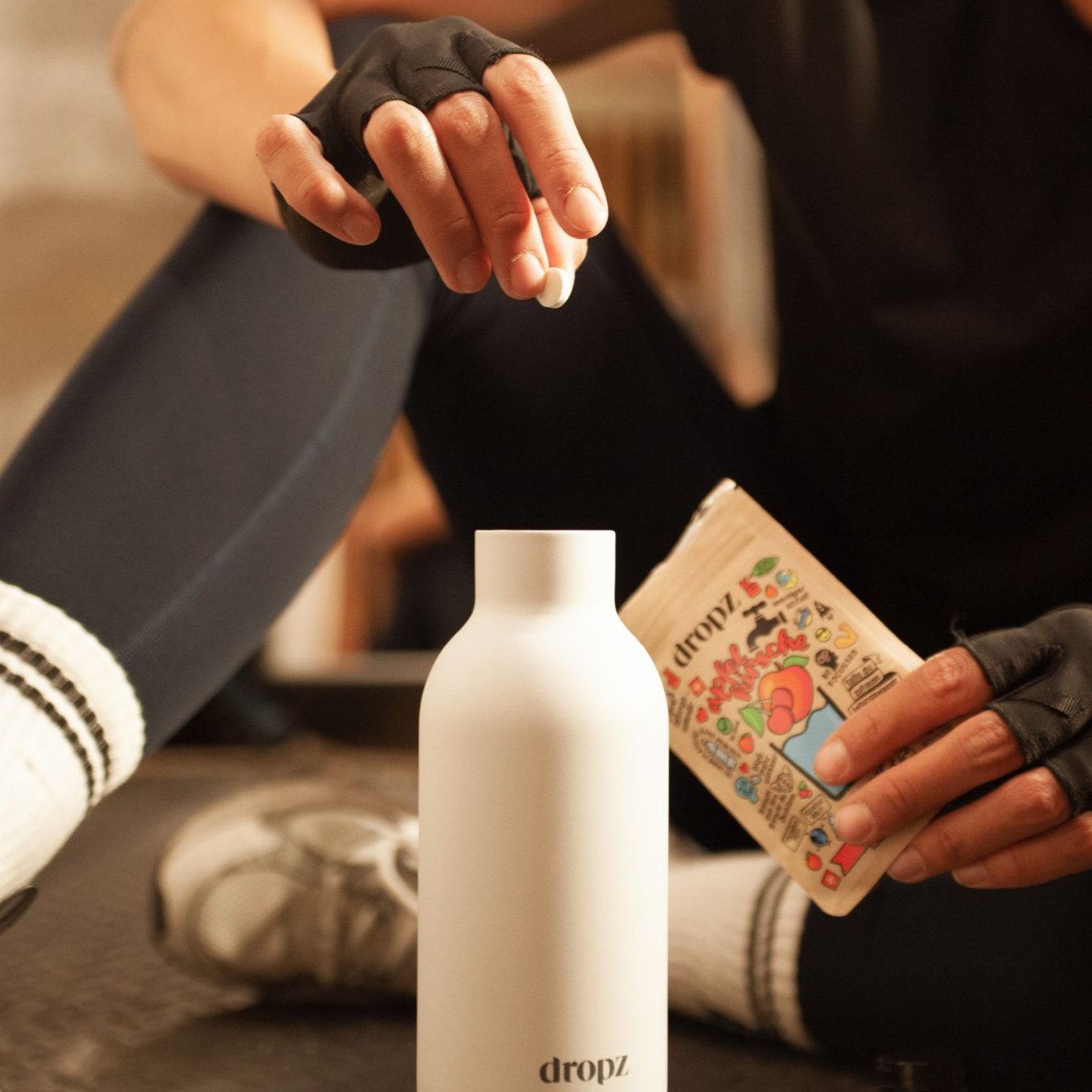 dropz Bottle white - 0.5l wirh storage compartment